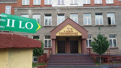 Liceum przegrało w sądzie, pracownikom wypłacono odszkodowania – w sumie ponad 202 tys. z