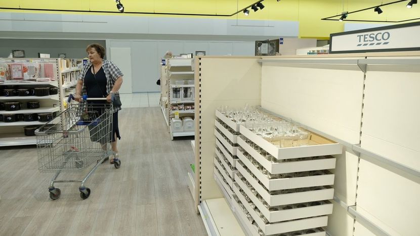 W lipcu lubelski hipermarket Tesco zaczął się wyzbywać wielu towarów sprzedając je w wyjątkowo niskich, nierzadko groszowych cenach