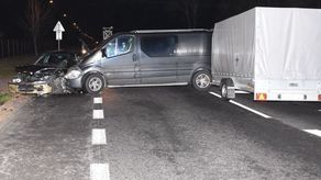 Wypadek w Sitańcu. Bus zderzył się z BMW