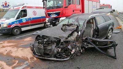 Wypadek na obwodnicy Piask. Kobieta wjechała pod prąd [zdjęcia]