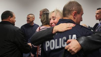 Dumne rodziny i łzy wzruszenia. Nowi lubelscy policjanci złożyli ślubowanie [zdjęcia]