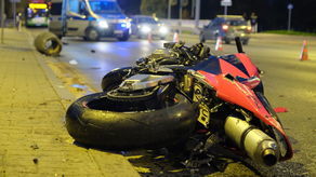 Na al. Piłsudskiego stoi sznur trolejbusów