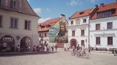 Mural czy donica? Mieszkańcy Kazimierza Dolnego zadecydują