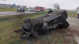 Wypadek w Dorohuczy. Policja szuka kierowcy, który utrudniał wyprzedzanie