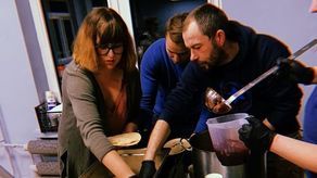 "Nie gotuj się na wojnę, gotuj zupę!" 11 listopada zaprosili do stołu [wideo, zdjęcia]