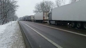 Kolejki tirów na granicy. Najdłuższa w Dorohusku 