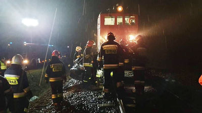 Tragiczny wypadek na przejeździe kolejowym. Kierowca wjechał pod lokomotywę