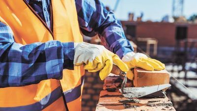 Nietypowe łupy złodziei. Kradli tynk i grunt