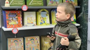 Targi Wydawców Katolickich: Biblia w dżinsie i Boże Krówki z Wołomina [zdjęcia]