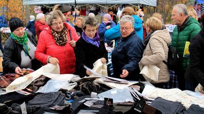 Debiut nowego targowiska można uznać za udany. Dopisali i sprzedawcy, i klienci