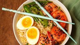 Jak zrobić tradycyjną zupę japońską ramen?