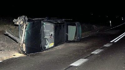 Zabrał nie swoją mazdę i dachował. Twierdził, że to nie on kierował