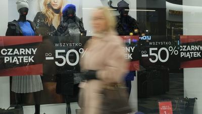 Tak nas kuszą sklepy przed Black Friday. Promocje, które mogą okazać się pułapkami