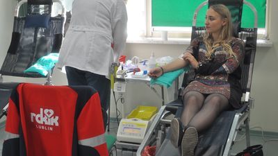 KREWniacy: krwi się nie produkuje. Trzeba oddać [zdjęcia]