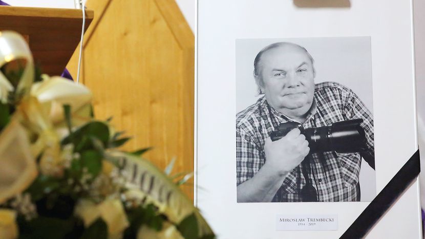 Rodzina i przyjaciele pożegnali Mirosława Trembeckiego w środę, 13 listopada. Lubelski fotograf zmarł w wieku 65 lat<br />
Fot. Piotr Michalski