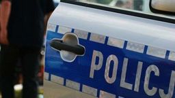 Lubelskie: Auto policjantki wjechało w latarnię. Dwoje funkcjonariuszy zawieszonych