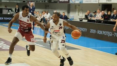 Tweety Carter (z piłką) to jeden z liderów Startu w tym sezonie