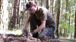 Nowa propozycja dla miłośników biwaków. Rozbijesz namiot legalnie w lesie [mapa miejsc]