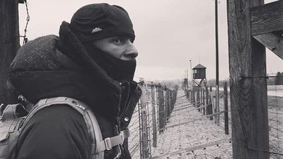 Znany koszykarz NBA w Muzeum na Majdanku. "Niech lekcje z przeszłości nauczą nas miłości, a nie nienawiści"