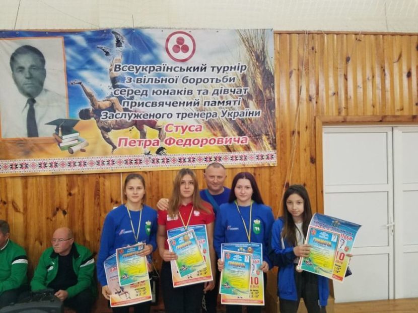 Młode zapaśniczki Cementu Gryf Chełm wróciły z Ukrainy z czterema medalami<br />
<br />
