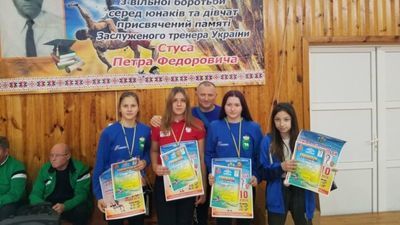 Młode zapaśniczki Cementu Gryf Chełm wróciły z Ukrainy z czterema medalami


