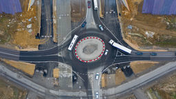 W Kołbieli kierowcy jadąc jedną jezdnią przyszłej S17 już w tej chwili dojeżdżają do tymczasowego ronda na skrzyżowaniu z drogą krajową nr 50. Taka organizacja ma obowiązywać prawdopodobnie do marca 2020