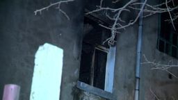 Pożar na pierwszym piętrze kamienicy. Nie żyje jedna osoba