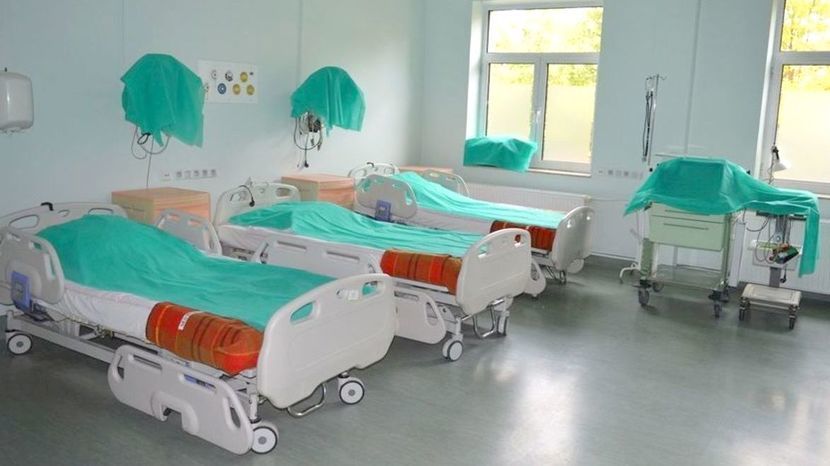 Szpital kupił też 25 nowych łóżek z szafkami i materacami