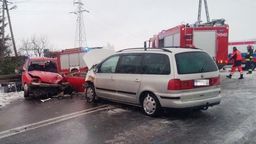 Lubelskie: Dwa czołowe zderzenia w ciągu dwóch dni. Ucierpiały trzy kobiety, w tym jedna poważnie