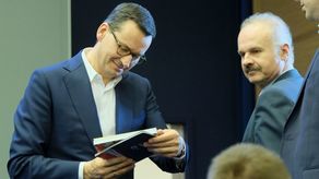 Od lewej: Mateusz Morawiecki i prof. Waldemar Paruch