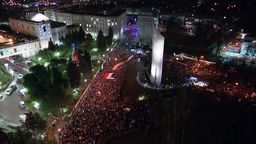 Kilka tysięcy ludzi protestowało przed Sejmem przeciwko zmianom w sądownictwie
