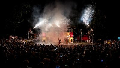 Spektakl Fire Party – sylwestrowa propozycja dla rodzin z dziećmi, rozpocznie się o godz. 21 na placu Łokietka