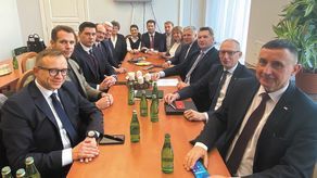 W ramach klubu parlamentarnego poslowie PiS powołali do życia swój własny Lubelski Zespół Parlamentarny. Zdjęcie z obrad opublikował m.in. Sylwester Tułajew