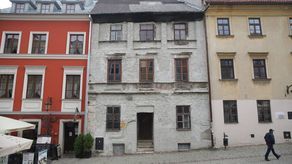 Kamienicę przy Grodzkiej 13 Piotr Kowalczyk kupił 23 marca 2016 roku