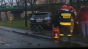 Wypadek na al. Tysiąclecia w Lublinie. Zderzyły się dwa samochody, są korki [wideo]