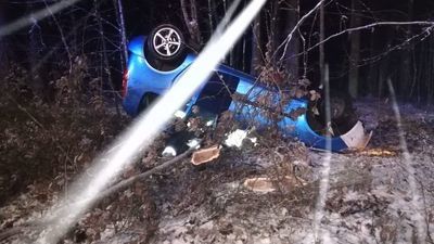 Dachowanie skody. Po przyjeździe policjantów w rozbitym aucie nikogo nie było