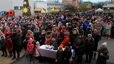 Puławy: Miejska Wigilia na dużej scenie. Anioły, kolędy i życzenia [zdjęcia]