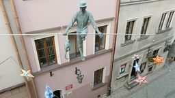 W poniedziałek po południu do mediów dotarł komunikat z informacją, że artysta zabierze swoją rzeźbę