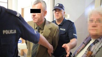 Piotr O. w drodze na ławę oskarżonych w 2014 roku 