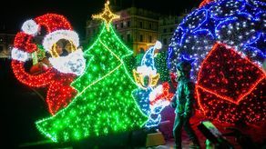 Zamość jak z bajki. Rynek Wielki już oświetlony na święta [zdjęcia]