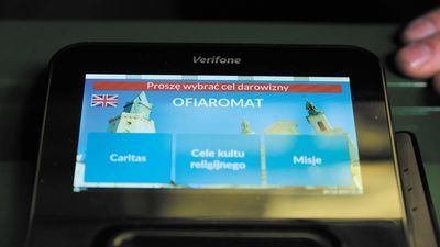 Bóg zapłać z terminalu. Co wierni sądzą o ofiaromacie w lubelskiej archikatedrze?