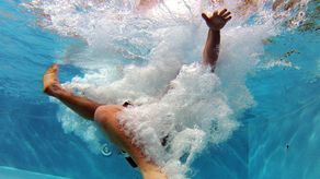 Kto pomylił basen z toaletą! Pływalnia w Zamościu zamknięta po „incydencie higienicznym”