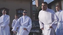 „Ona by tak chciała służyć ze mną”. Ministranci nagrali cover znanej piosenki