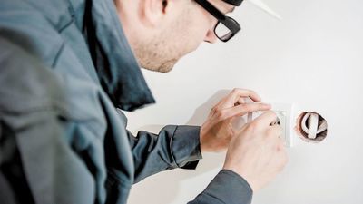 "Złota rączka" pomoże seniorom z Kraśnika także w tym roku. Radni zgodzili się na kontunuację projektu