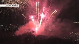 Błysk fajerwerków i huk petard. Świat przywitał 2020 rok