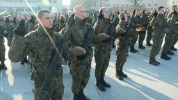 Szkolili się przez ferie i już są żołnierzami. Przysięga wojskowa w centrum Świdnika [zdjęcia]