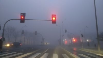 Uwaga na mgły w Lubelskiem! Śmiertelny wypadek nad ranem, nie żyje piesza