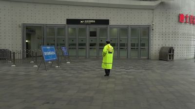 Koronawirus zabił już 56 osób. Wirus z Chin ewoluuje i wzmacnia swoją zdolność do przenoszenia się na kolejne osoby