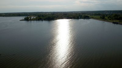 Koncepcje rewitalizacji Zalewu Zemborzyckiego zakładają budowę zbiornika przed zalewem, który miałby pełnić funkcję filtrującą