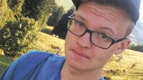 Dominik Osiak, jak przystało na ucznia III LO nie interesuje się jedynie historią, ale uprawia również szereg dyscyplin sportowych, gra w piłkę nożną, jeździ rowerem i biega